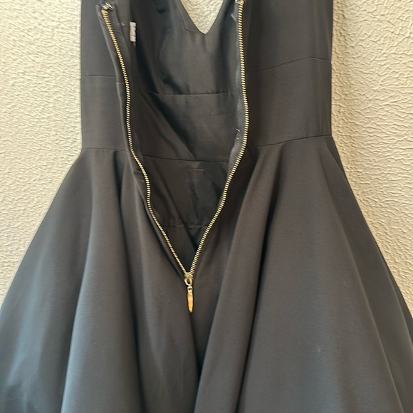 Black Sleeveless V-Neck Cocktail Mini Dress - Picture 10 of 15